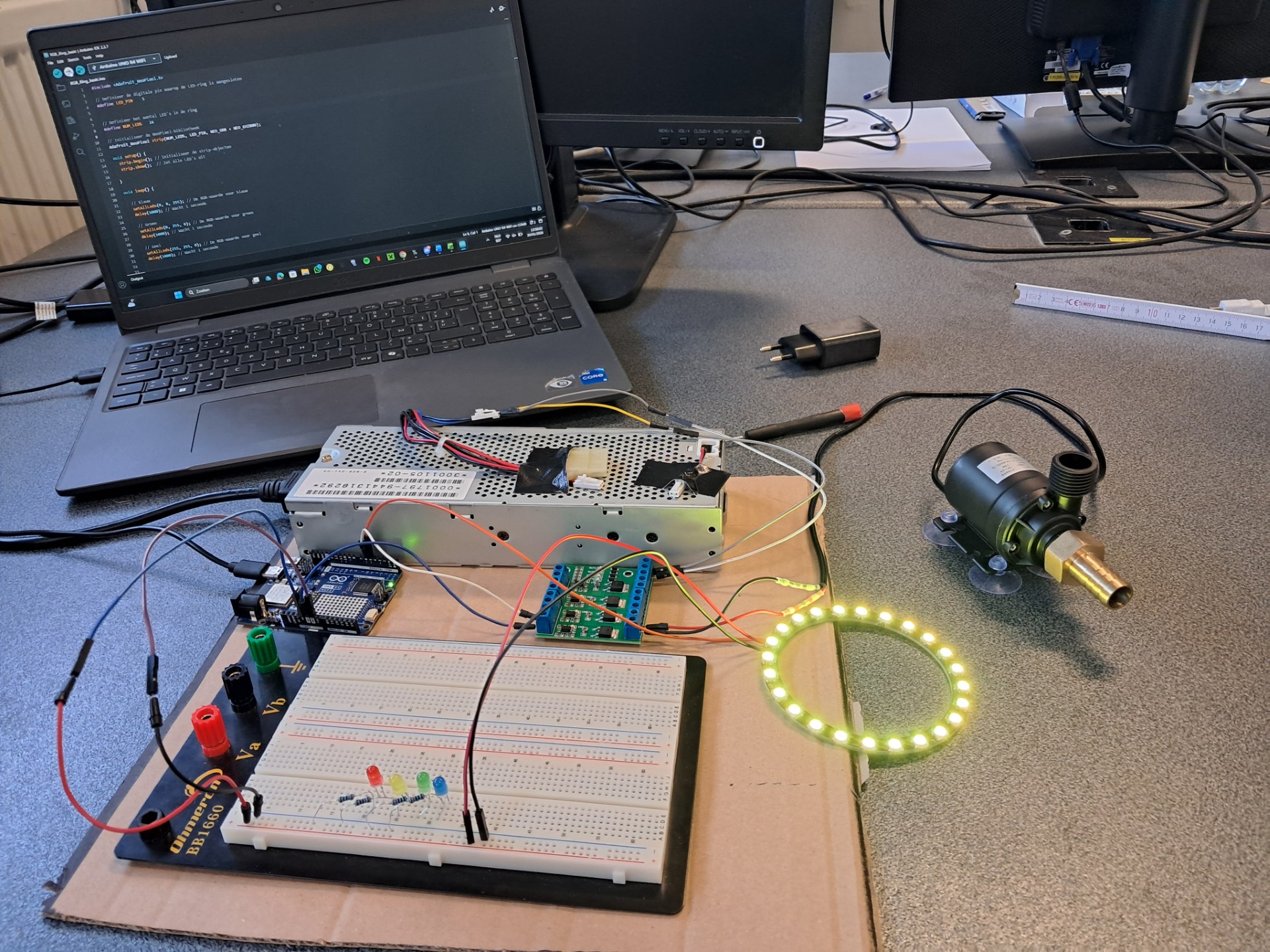 Prototype van RGB en waterpomp